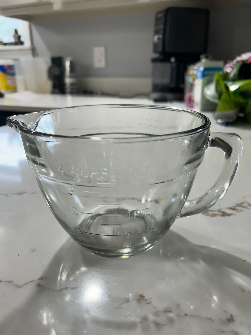 Pampered Chef Clear Glass Measuring Cup with Blue Accent